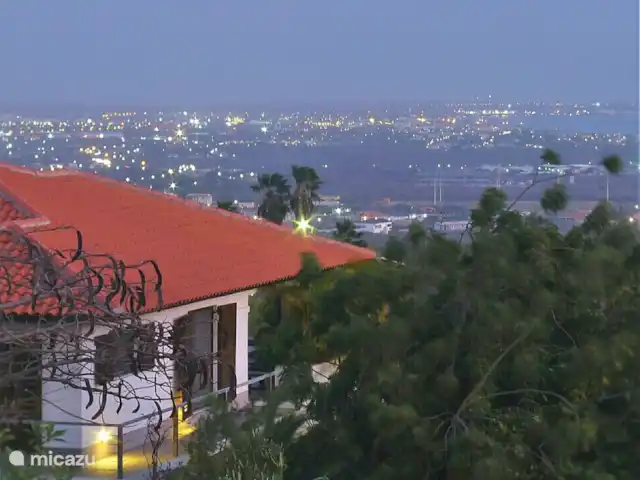 Villa la Brise | Bonaire, Bonaire, Santa Barbara - villa Votre vue de Bonaire à la tombée de la nuit.