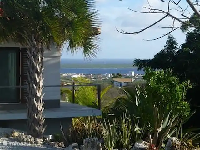 Villa la Brise | Bonaire, Bonaire, Santa Barbara - villa Vue depuis le jardin de devant ... avec vue sur Klein Bonaire ...