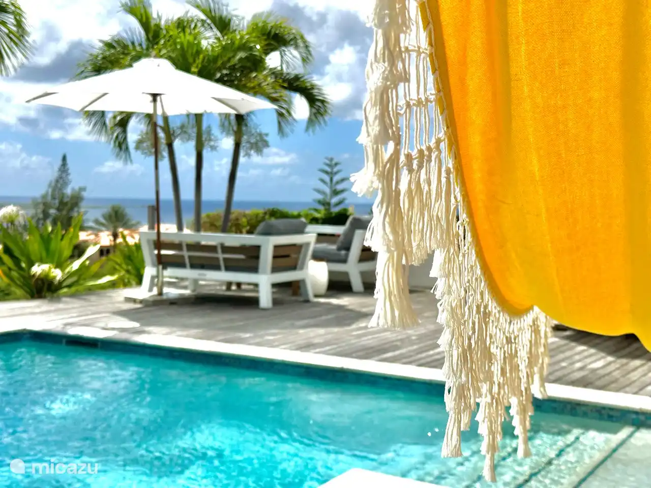 ¿Mecerse en la hamaca con un libro emocionante?