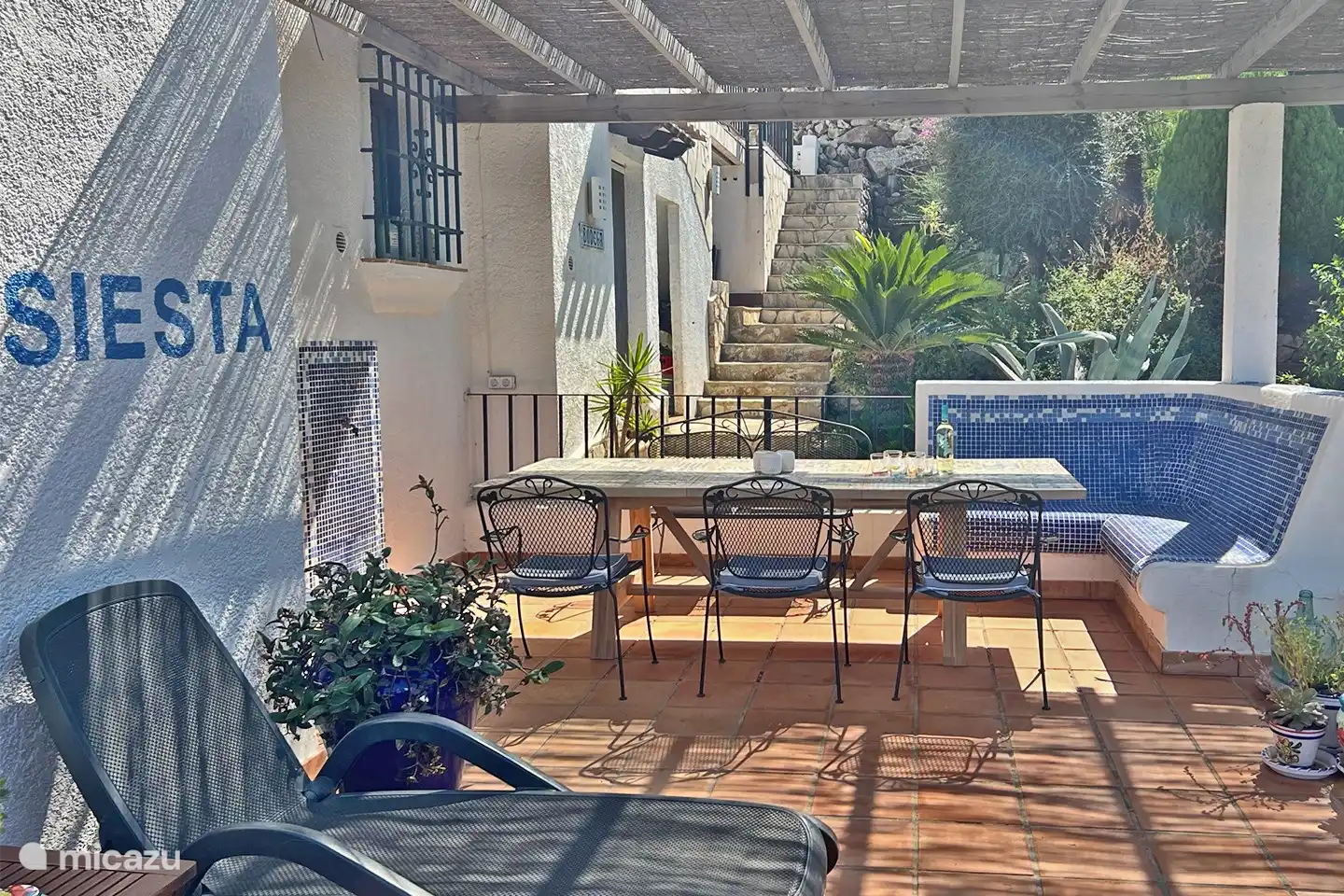 Unsere Lieblingsterrasse mit entspannter spanischer Atmosphäre … der Ort, an dem man zusammen ist.