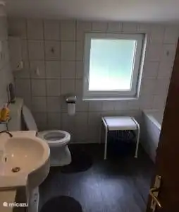 Badezimmer im Erdgeschoss