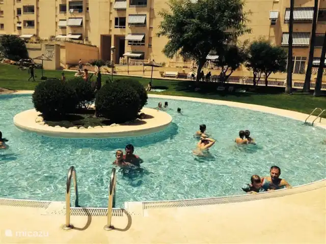 Luxueuse plage App.Jardin del Mar, baignade | Espagne, Costa Blanca, El Campello - appartement La belle grande piscine avec des escaliers d'entrée spéciaux, également idéale pour les personnes handicapées. Ne pas être vu ici cependant.