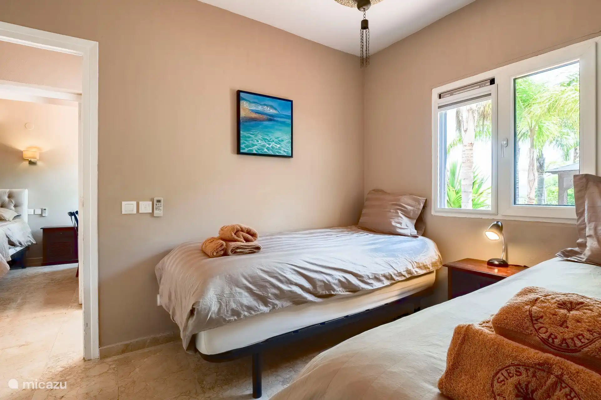 Habitación doble con colchón serta