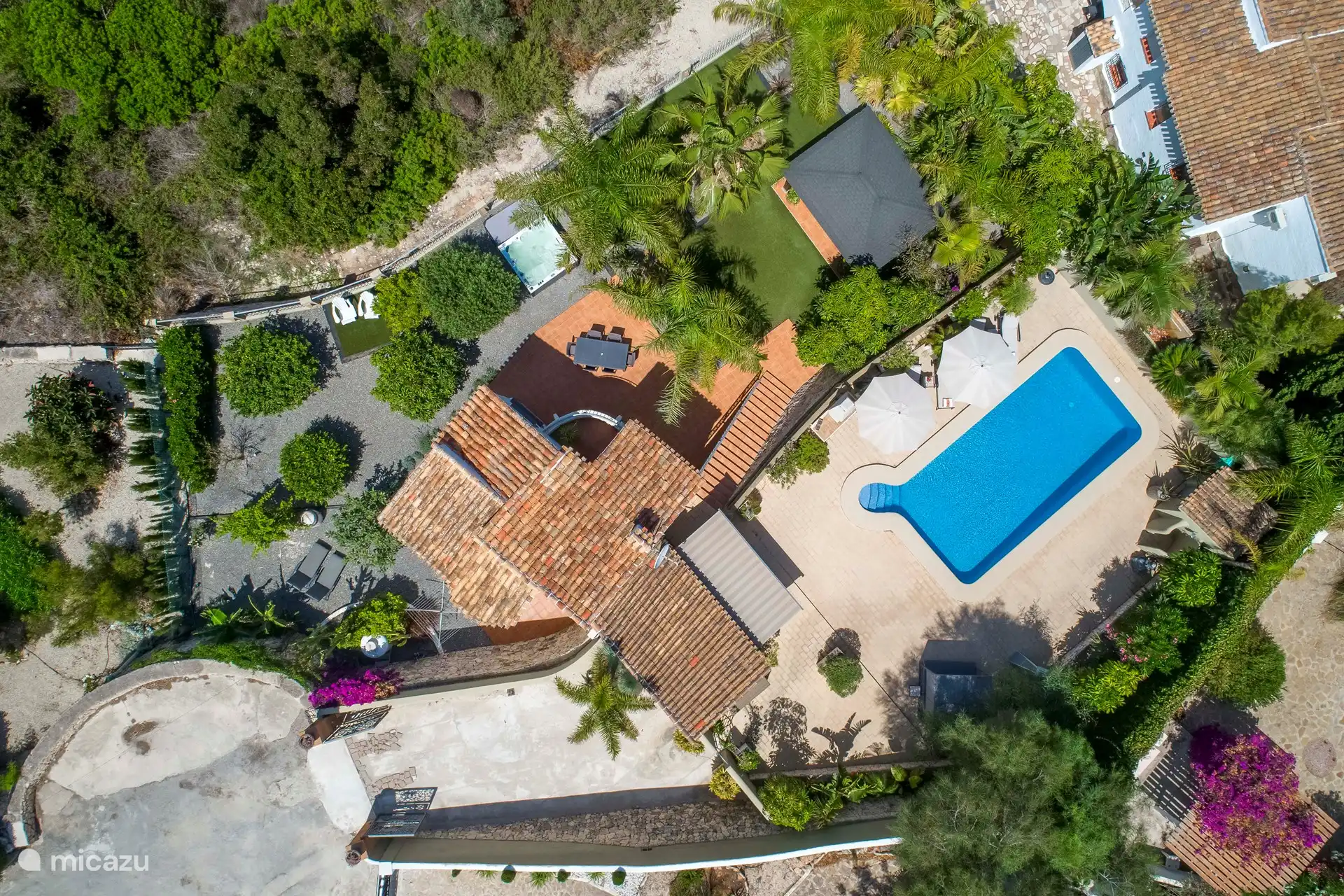 Visión general de la casa de fotos con drones 