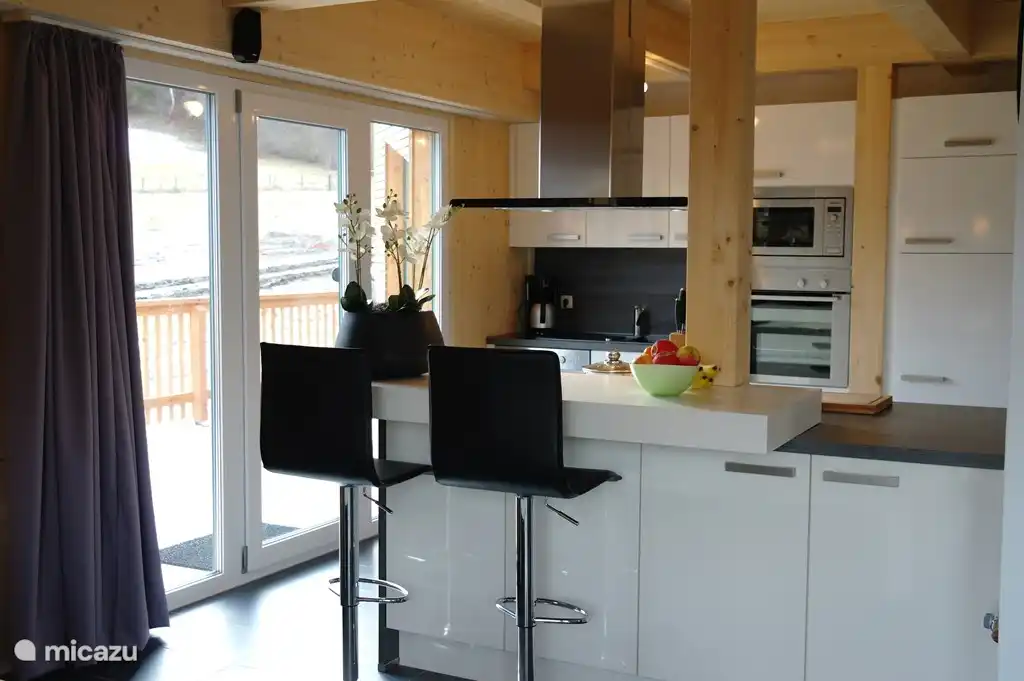 Geräumige Küche mit allen Geräten