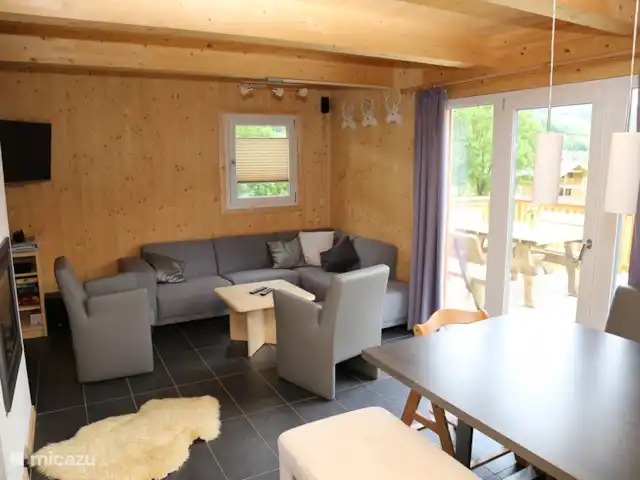 Chalet de bien-être Kreischberg | Autriche, Styrie, Sankt Lorenzen ob Murau - chalet Salon cosy. Entièrement équipé. Tels que : TV LED 100 cm avec chaînes néerlandaises, ensemble home cinéma, lecteur Blu-ray et Wi-Fi dans toute la maison.