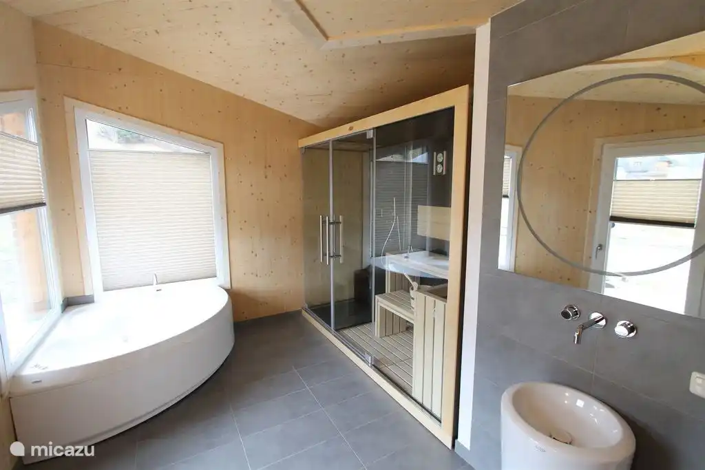 Sauna, Hamam, Dampfbad und Jacuzzi