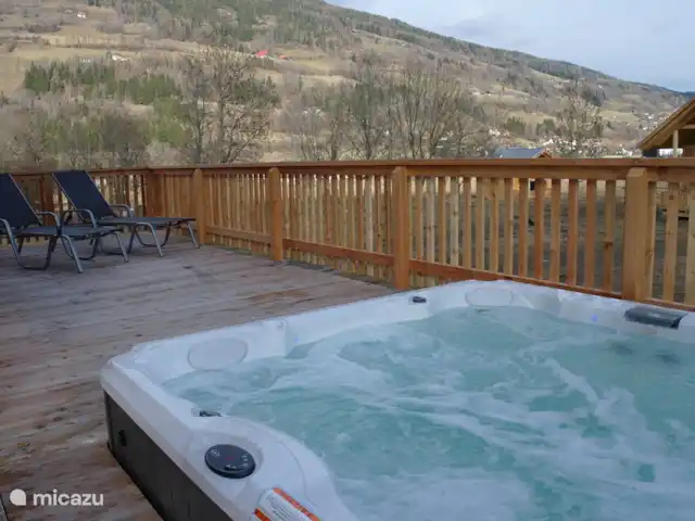 Chalet de bien-être Kreischberg | Autriche, Styrie, Sankt Lorenzen ob Murau - chalet De votre propre jacuzzi extérieur pour 8 personnes, vous avez une vue magnifique sur le Kreischberg. Détendez-vous après une journée de ski ou de randonnée en montagne.....