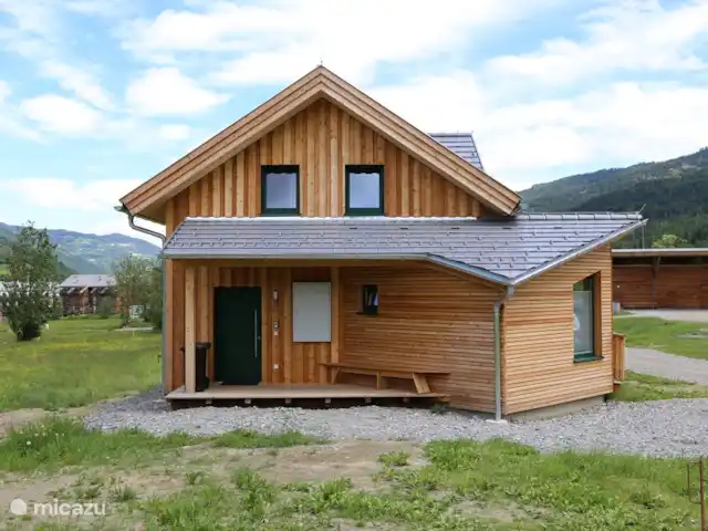 Chalet de bien-être Kreischberg | Autriche, Styrie, Sankt Lorenzen ob Murau - chalet Le chalet est équipé d'un débarras avec lave-linge, patères et sèche-chaussures de ski. Les skis et les planches à neige peuvent être suspendus au sec dans un hangar verrouillé.