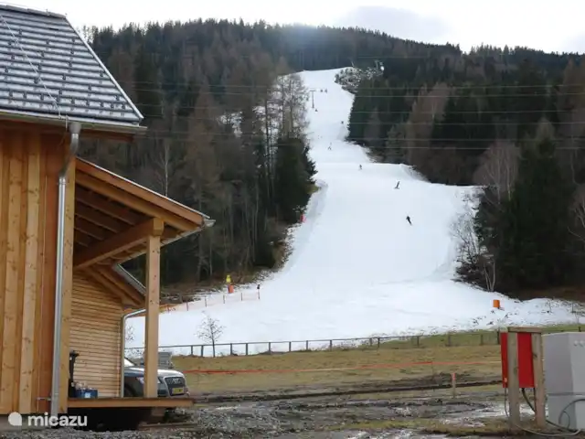 Chalet de bien-être Kreischberg | Autriche, Styrie, Sankt Lorenzen ob Murau - chalet Le chalet est situé sur les pistes. Lorsqu'il y a beaucoup de neige, vous pouvez skier directement jusqu'à votre chalet. Il y a toujours la possibilité de skier à partir de fin novembre. Les pentes sont aspergées de canons à neige.