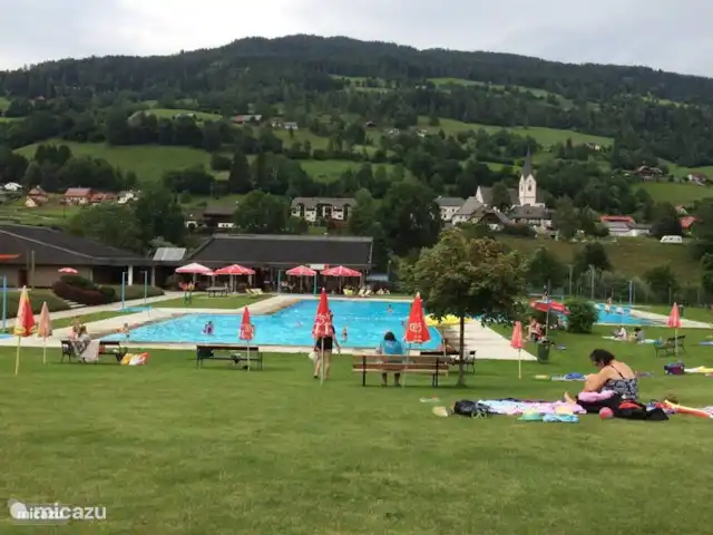 Chalet de bien-être Kreischberg | Autriche, Styrie, Sankt Lorenzen ob Murau - chalet Piscine extérieure à 5 minutes à pied du chalet.