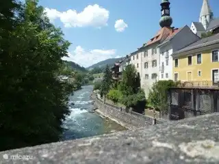 Murau vanaf de brug. 5 minuten met de auto of trein.