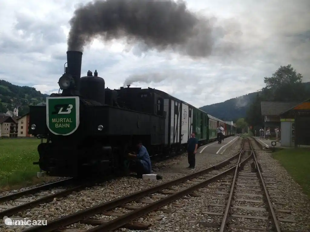 Station op 5 minuten loopafstand van het chalet.
