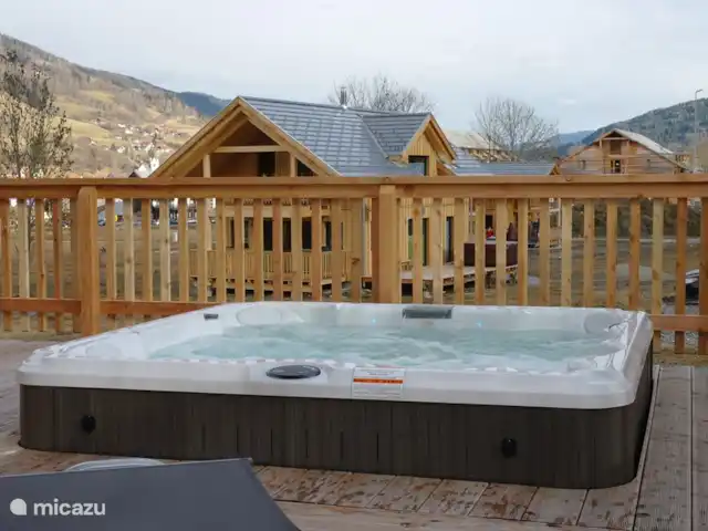 Chalet de bien-être Kreischberg | Autriche, Styrie, Sankt Lorenzen ob Murau - chalet De votre propre jacuzzi extérieur pour 8 personnes, vous avez une vue magnifique sur le Kreischberg. Détendez-vous après une journée de ski ou de randonnée en montagne.....