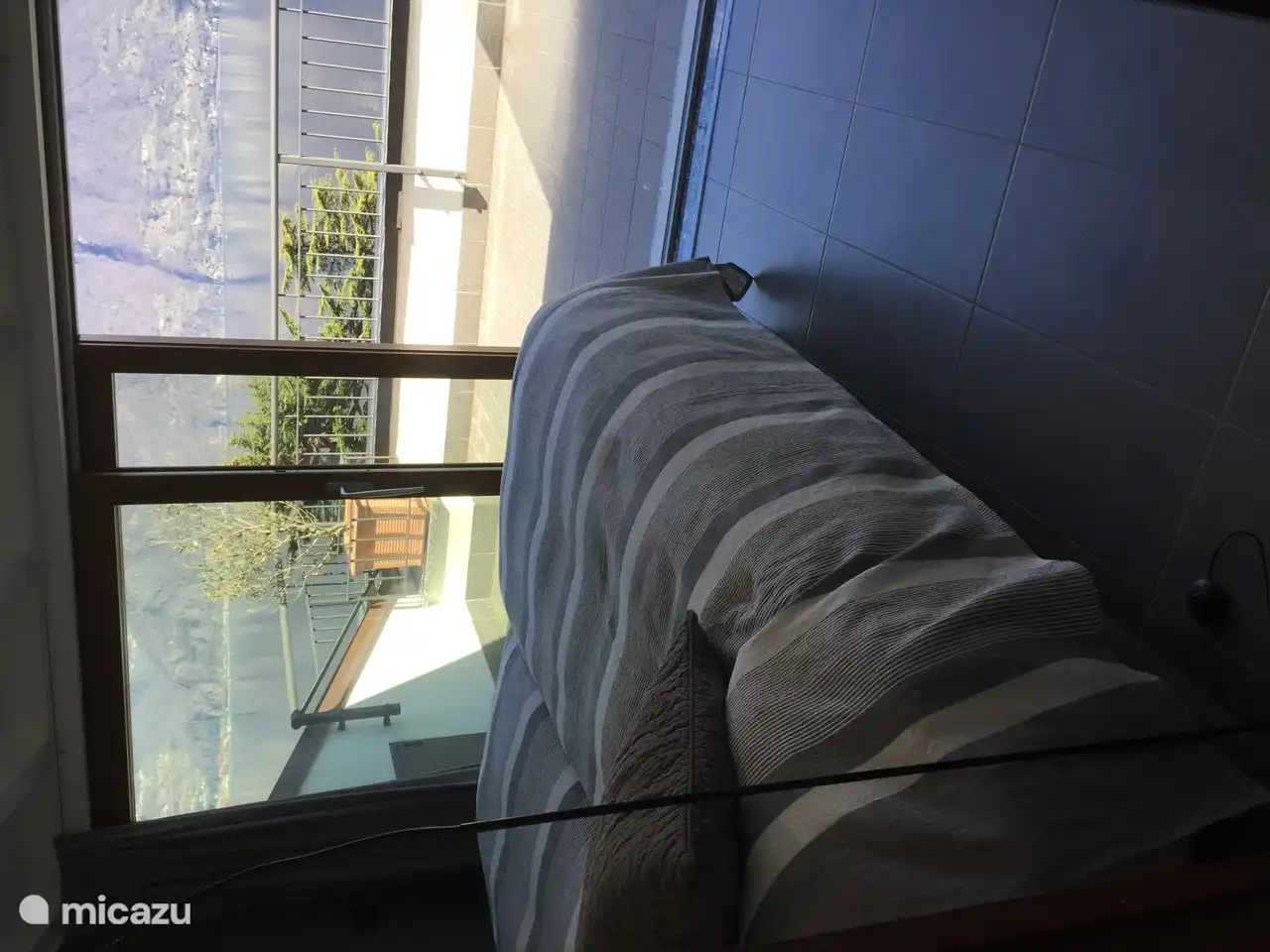 Desde el dormitorio tiene acceso a la azotea.