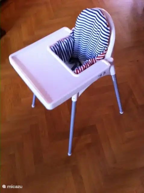 Una trona también está disponible bajo petición.