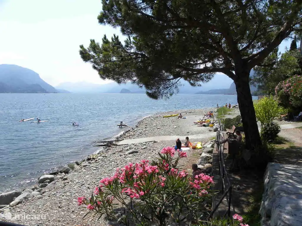 La playa .... un lugar maravilloso para holgazanear, leer, tomar el sol y nadar.