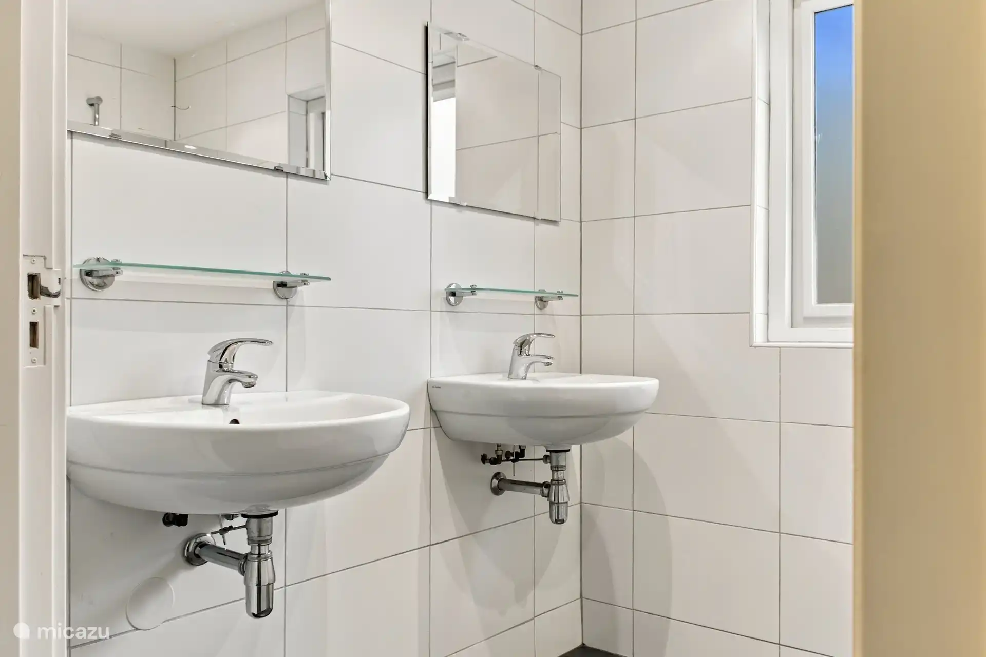 wastafels in badkamer