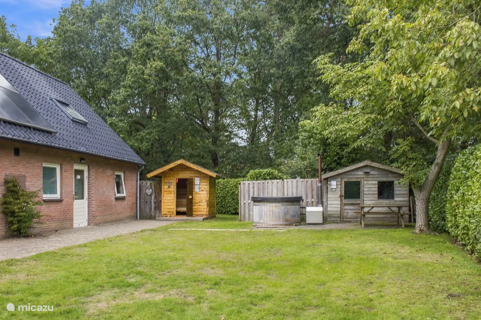 Achtertuin