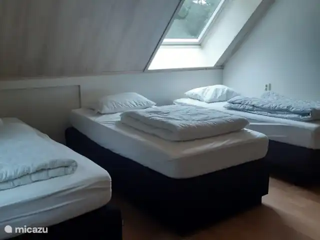 De Lansert huren in Nederland, Noord-Brabant, Vessem - vakantiehuis slaapkamer op 1e verdieping met 4 eenpersoons bedden.