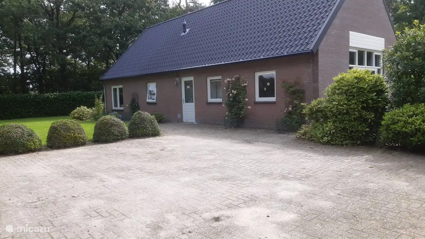 parking space for 3 cars