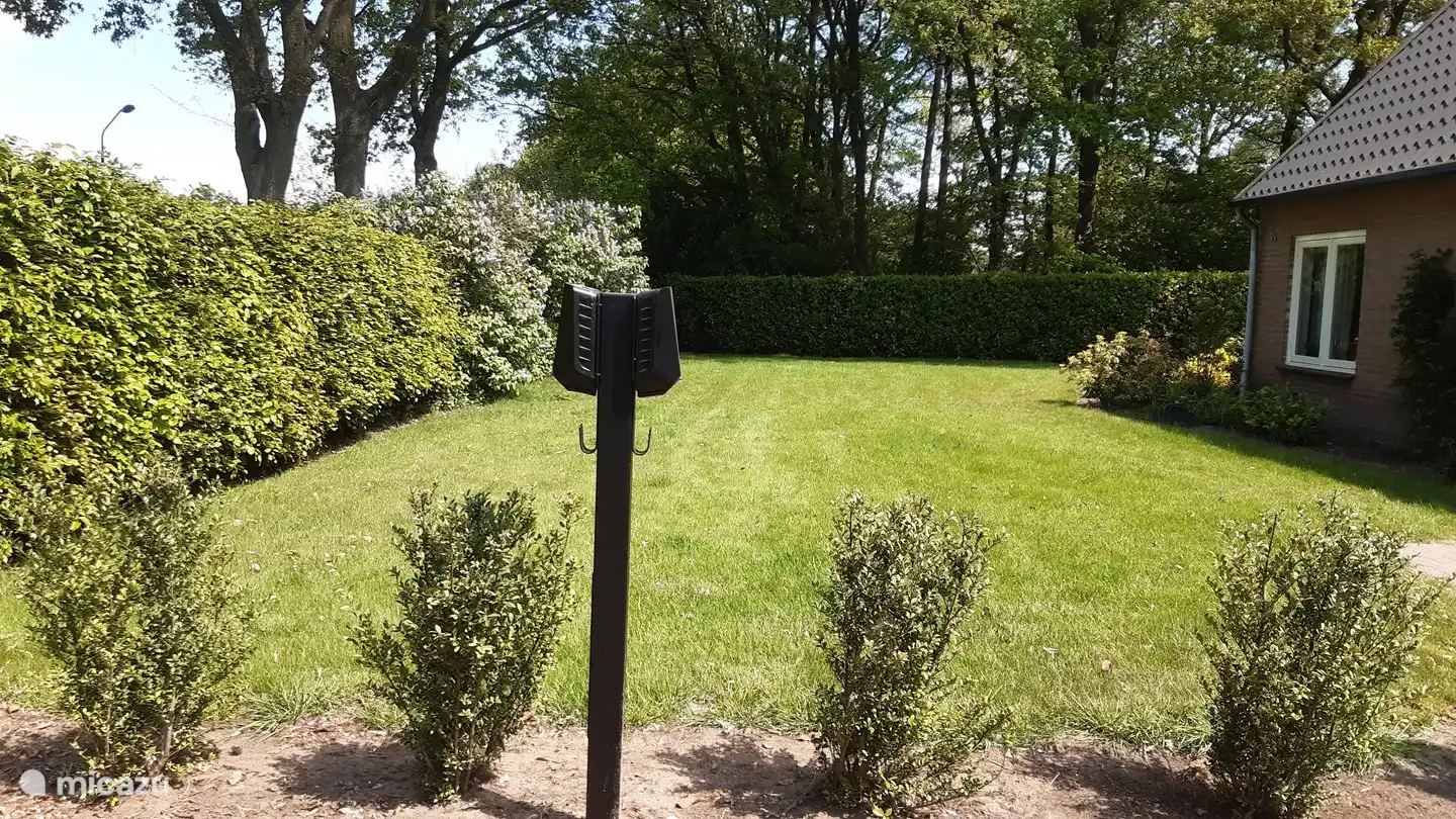 Charging station for electric cars