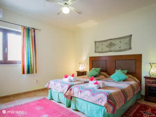 Lluvia púrpura en Portugal, Algarve, Carvoeiro - villa