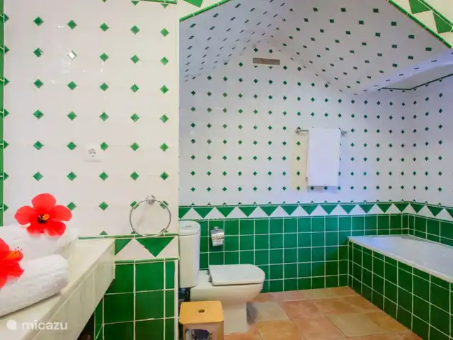 Lluvia púrpura en Portugal, Algarve, Carvoeiro - villa