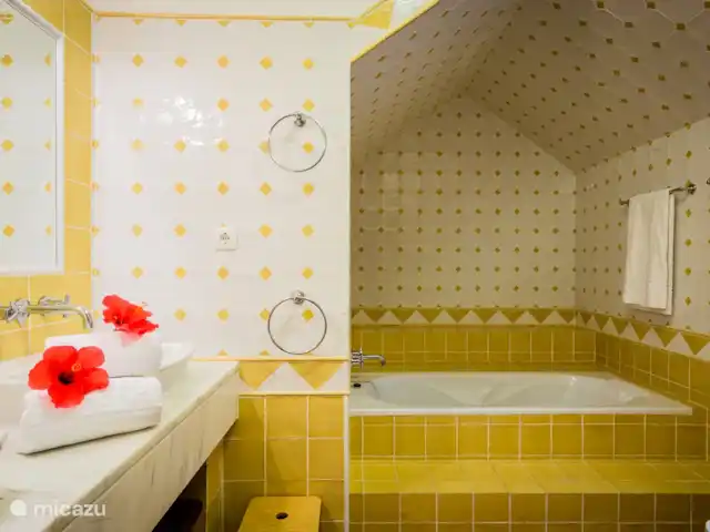 Lluvia púrpura en Portugal, Algarve, Carvoeiro - villa