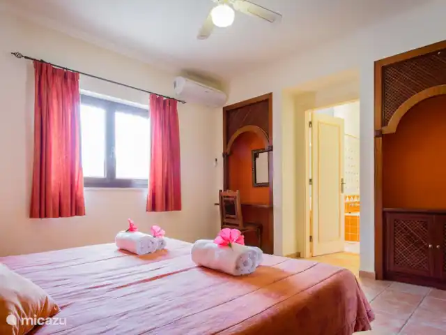 Lluvia púrpura en Portugal, Algarve, Carvoeiro - villa