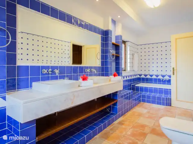 Lluvia púrpura en Portugal, Algarve, Carvoeiro - villa