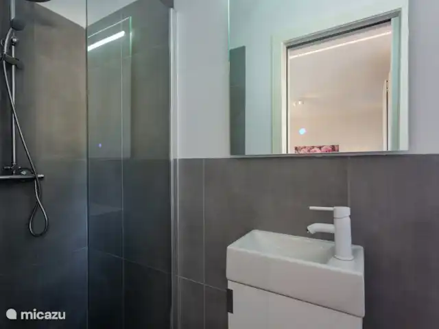 Lluvia púrpura en Portugal, Algarve, Carvoeiro - villa