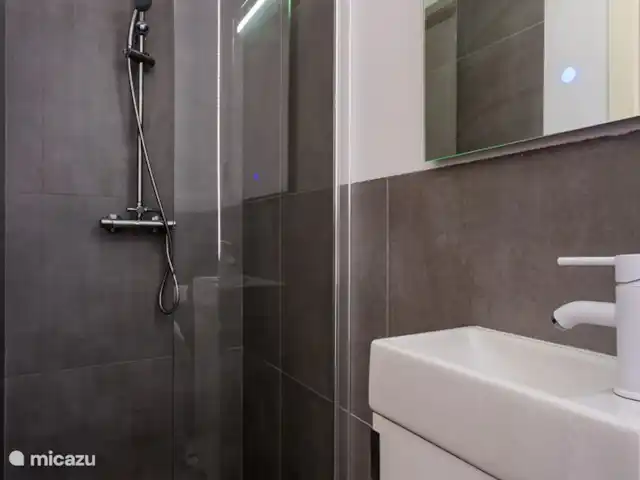 Lluvia púrpura en Portugal, Algarve, Carvoeiro - villa