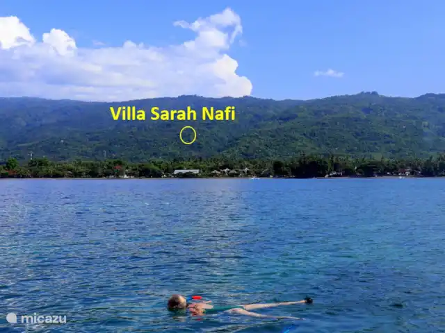 Location de Vacances Indonésie, Bali, Lovina, villa - Villa Sarah Nafi, Nord de Bali Lovina Plongée en apnée à Lovina. La maison visible dans les collines.