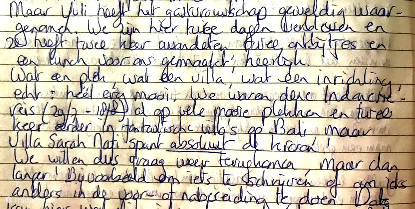 Los huéspedes satisfechos comparten su reseña en el libro de visitas