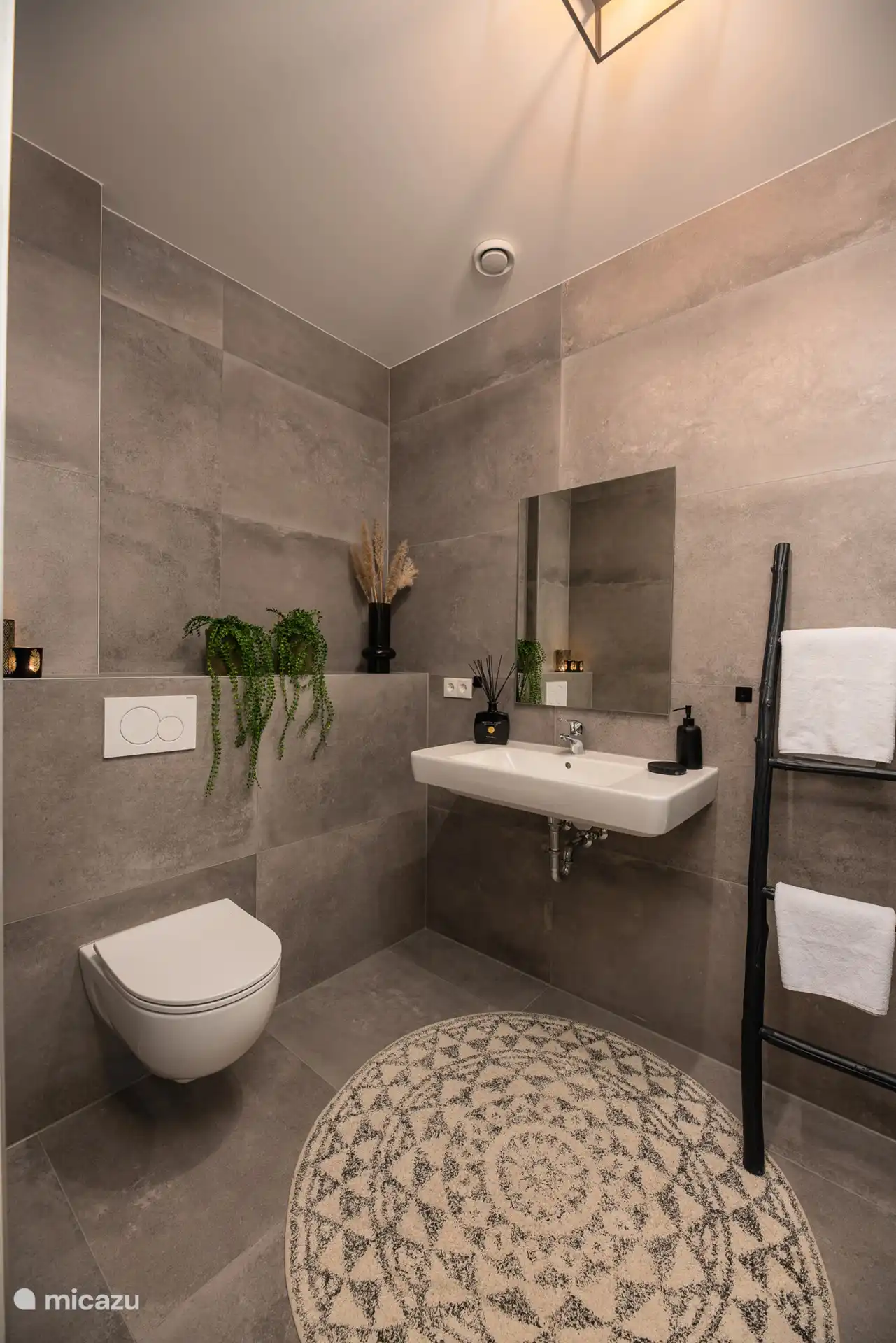 Jedes Schlafzimmer verfügt über ein eigenes Badezimmer