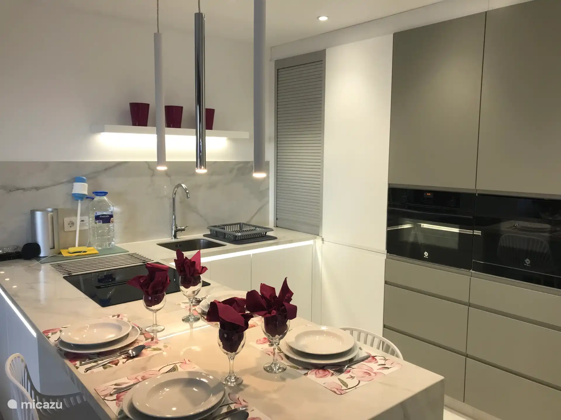 Küche mit Insel 
Ferienwohnung 103