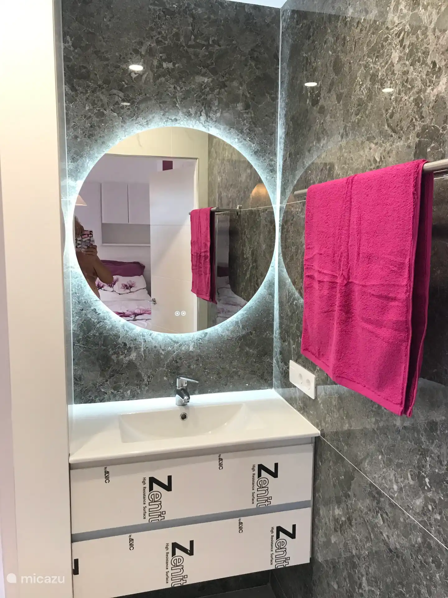 Badezimmer mit begehbarer Dusche
Ferienwohnung 103