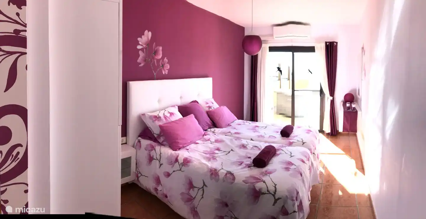 großes Schlafzimmer mit 2 Betten von 90 cm
Wohnung 102