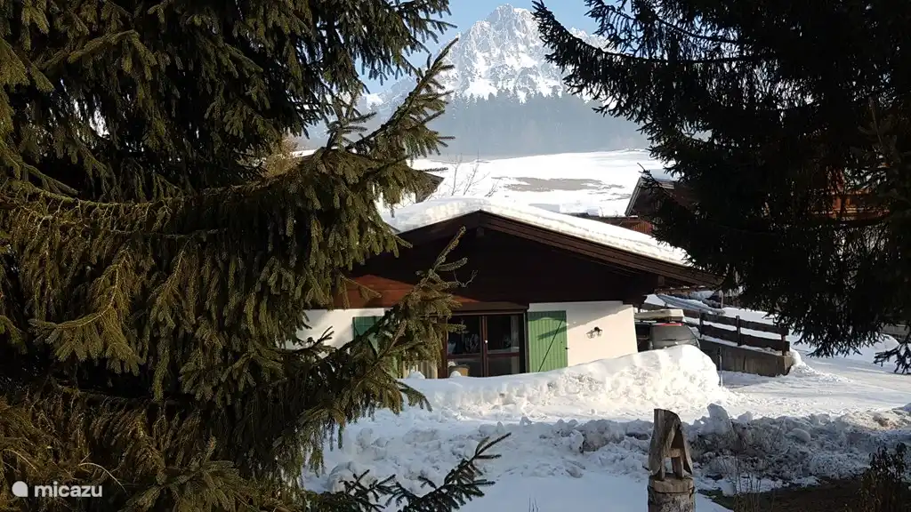 mooie doorkijk met op de achtergrond de Wilder Kaiser