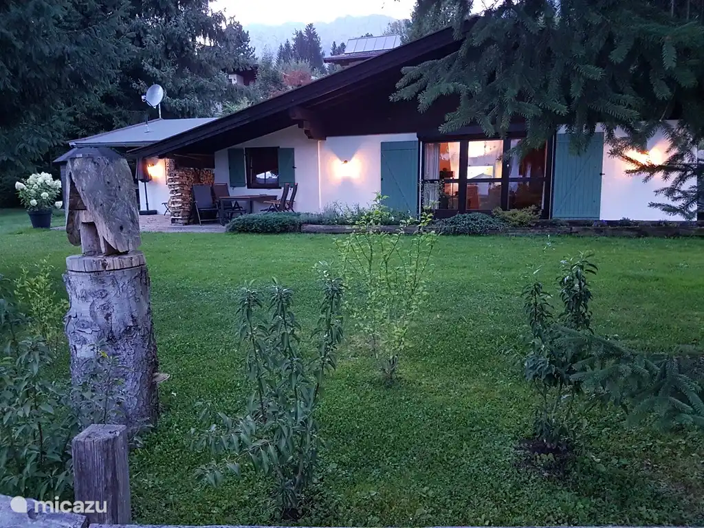 ...in het voorjaar herstelt de tuin van de vele sneeuw......