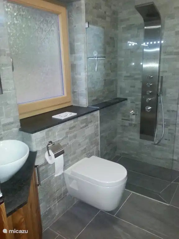 ...onze nieuwe badkamer...