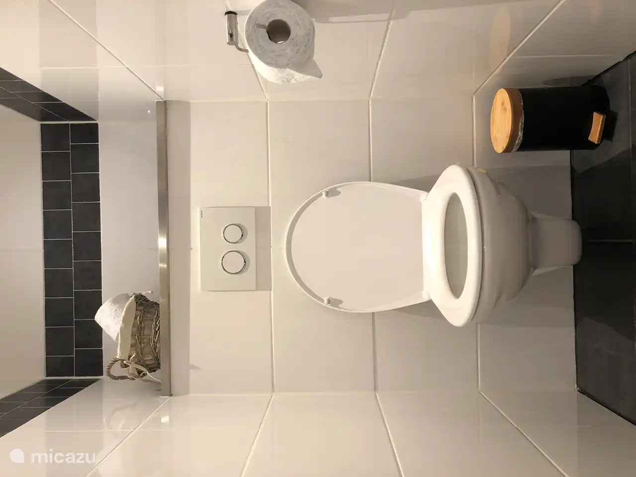 Separater Toilettenraum.