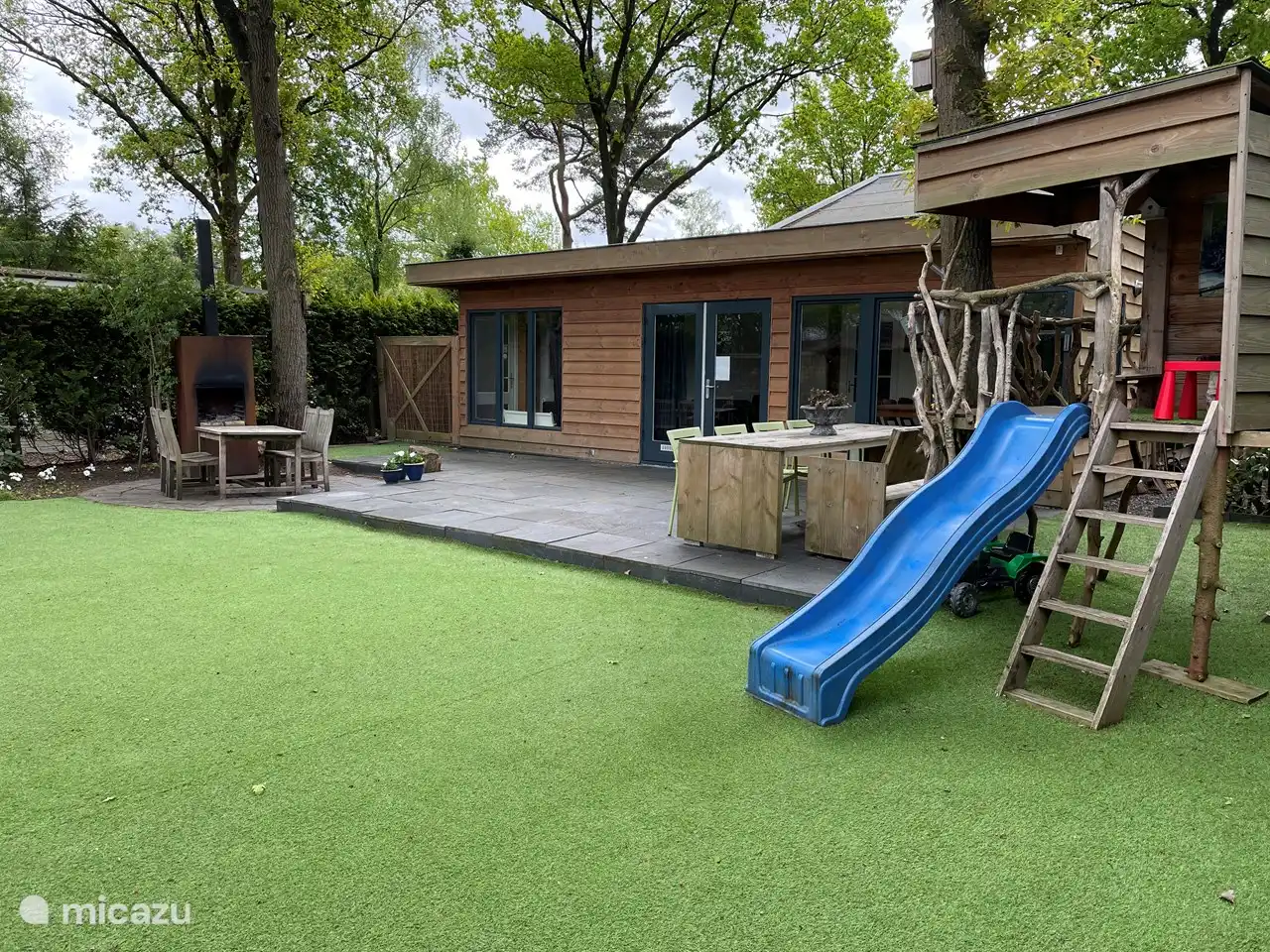 bungalow, Ermelo, Gelderland, Niederlande - Rotkehlchen