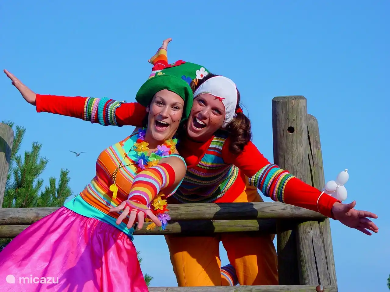 Das Animationsteam ist in allen Schulferien (mit Ausnahme der Weihnachtsferien) anwesend. Jeden Tag werden Aktivitäten organisiert, vom Handwerksverein bis hin zu sportlichen Aktivitäten.