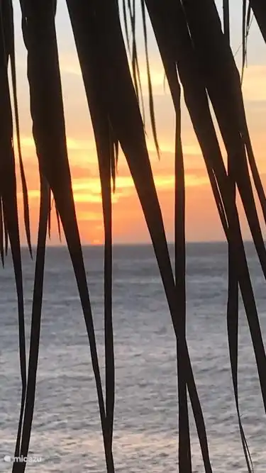 Atardi Coucher de soleil dans l'après-midi.