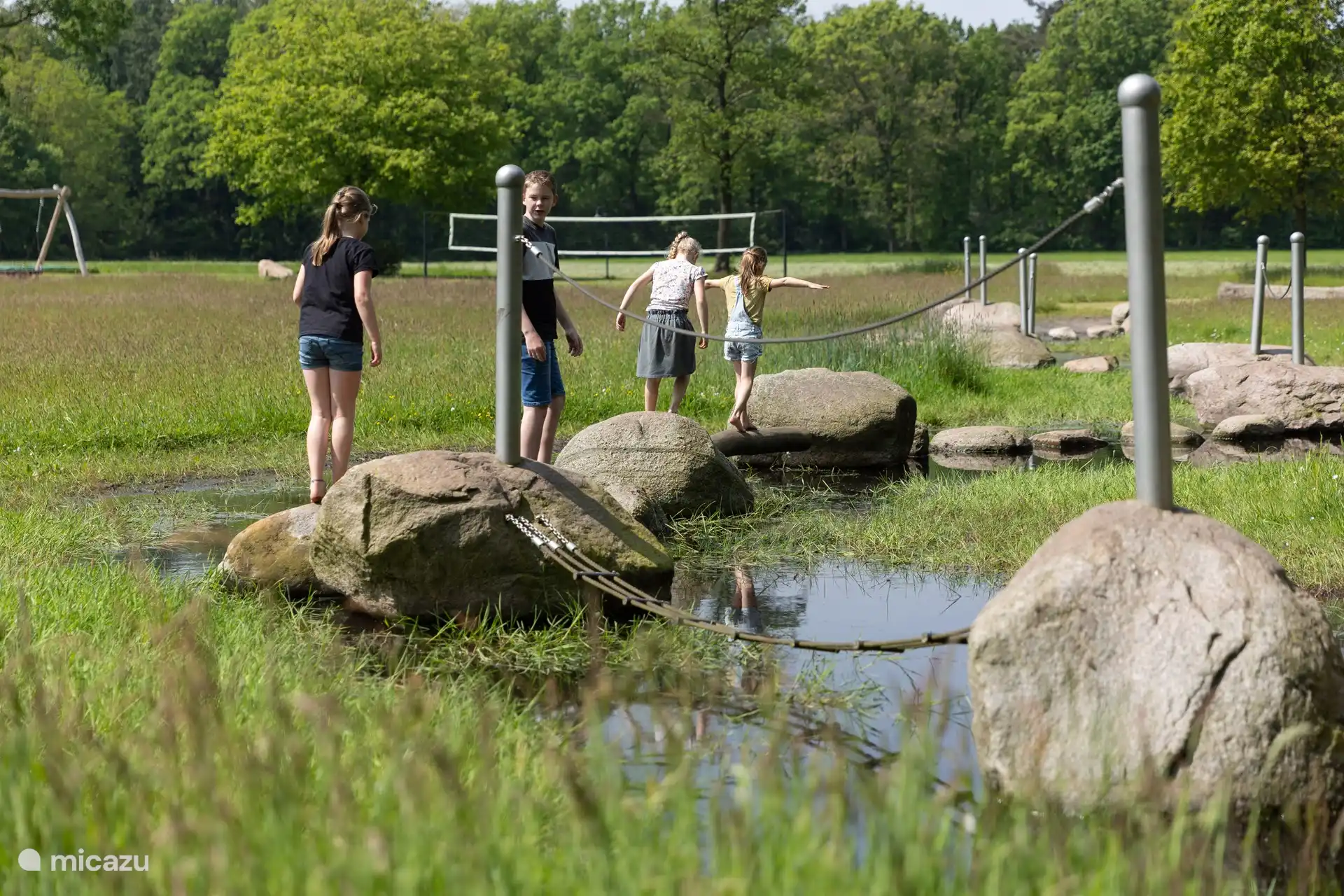 Kletterparcours mit Trittsteinen