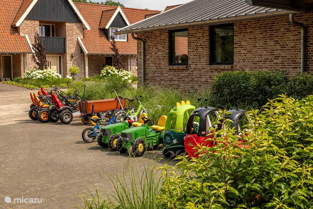 Kinder können Go-Karts, Fahrräder und Roller kostenlos nutzen