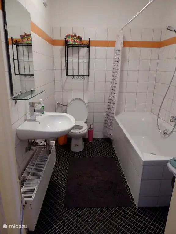 2nd Bathroom