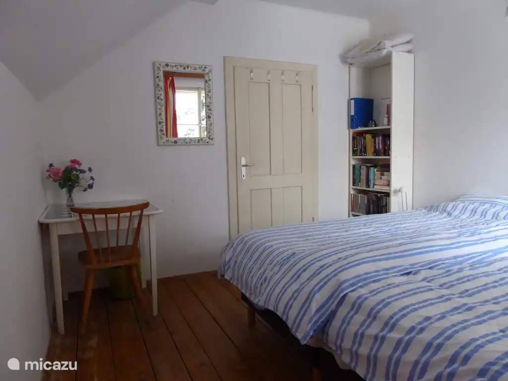 3rd. Bedroom with 2 beds